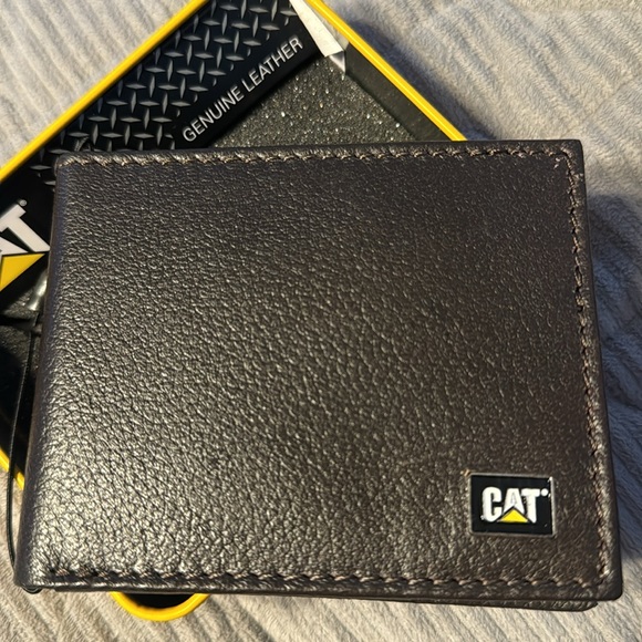 NWT CAT Men’s Wallet - Picture 3 of 11